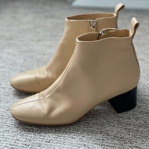 Everlane Day Boot in Ecru (Size 8, fits 7.5)